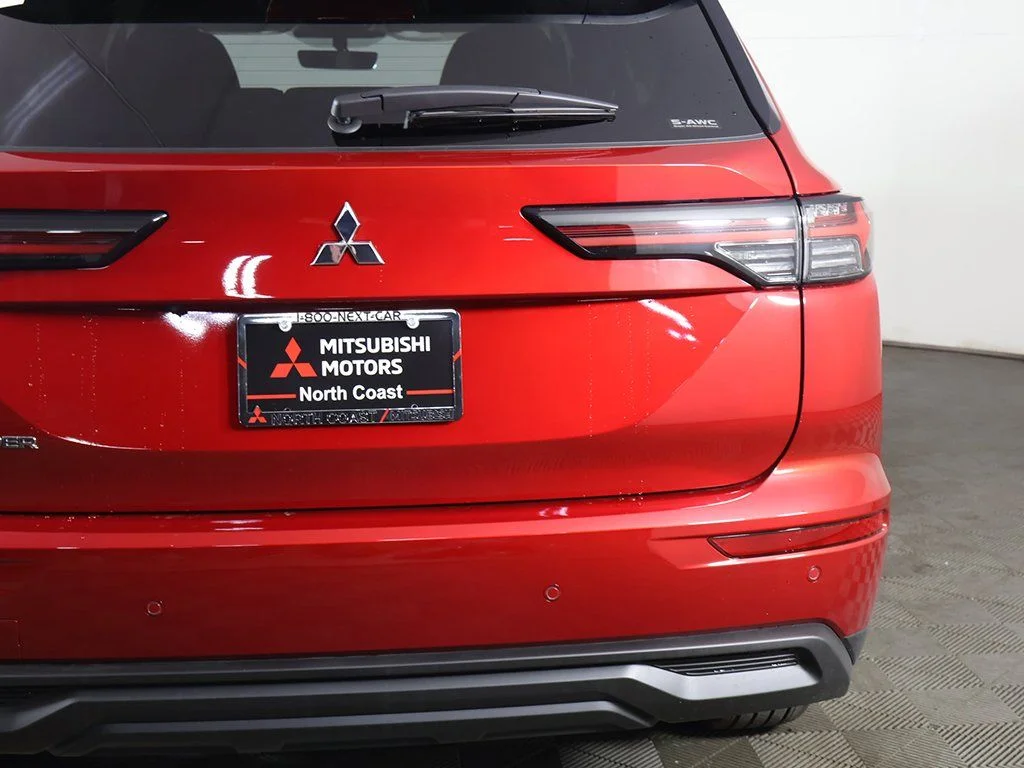 2026 Mitsubishi Outlander ES - Photo 17