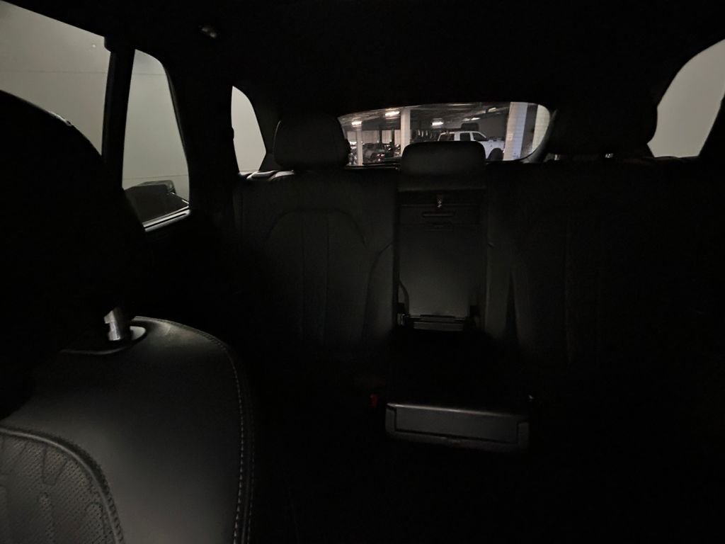 Used 2019 Black BMW xDrive50i image 19