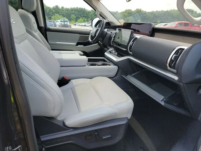 Used 2025 Gray Ford Platinum image 16