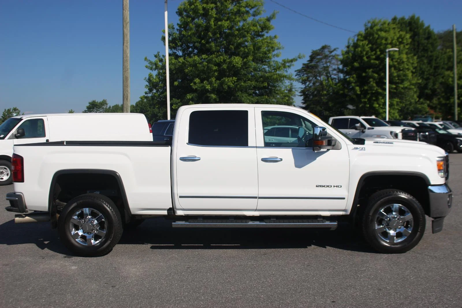 Used 2018 SUMMIT WHITE GMC SLT image 8