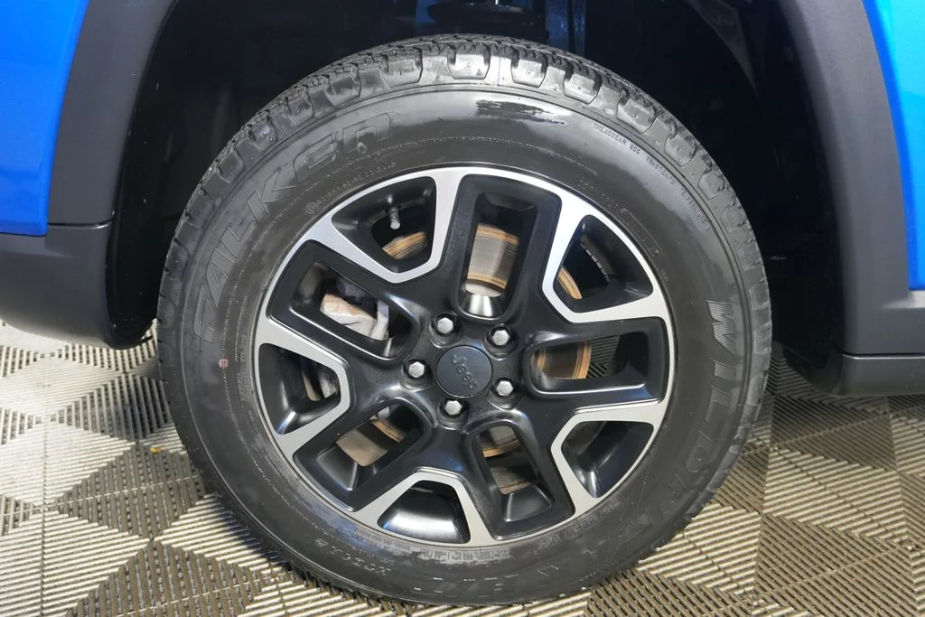 Used 2020 Blue Jeep Trailhawk image 8