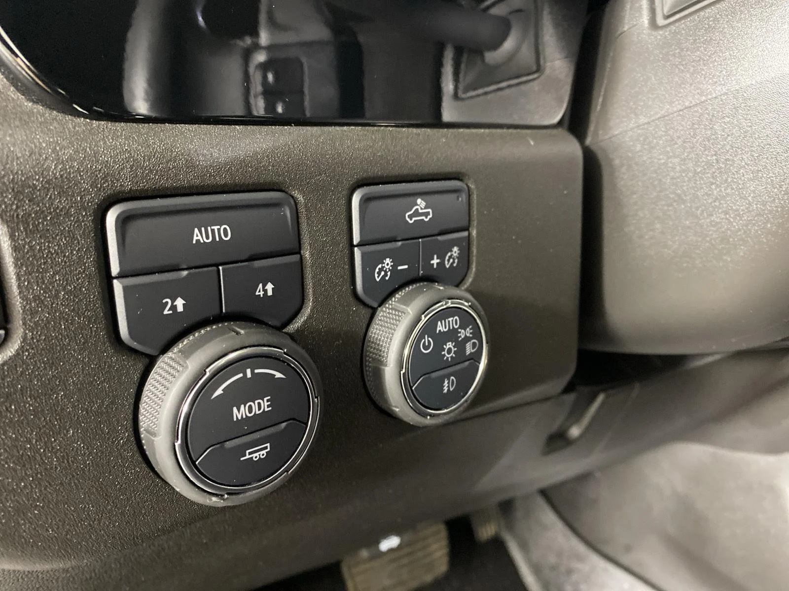 Used 2024 Summit White Chevrolet RST image 23
