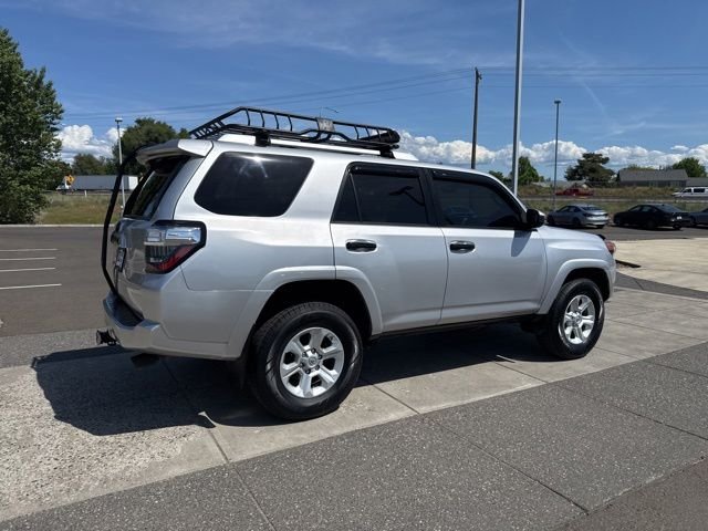 Used 2016 Classic Silver Metallic Toyota SR5 4X4 image 5