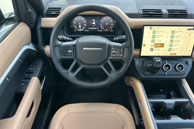 New 2026 Fuji White Land Rover X-Dynamic SE image 13