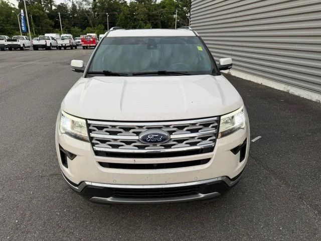 Used 2018 White Ford Limited image 5