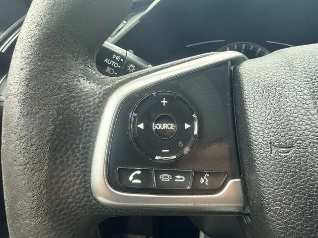 Used 2017  Honda LX image 19