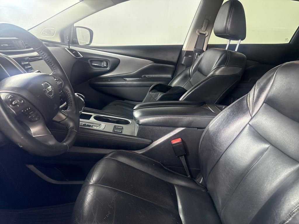 Used 2020 White Nissan SL image 22