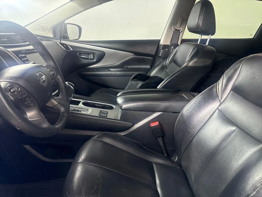 Used 2020 White Nissan SL image 22