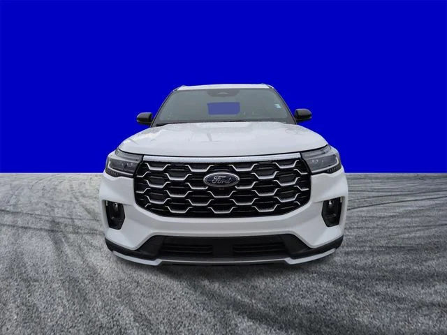 New 2026 Star White Metallic Tri-Coat Ford Platinum™ image 9
