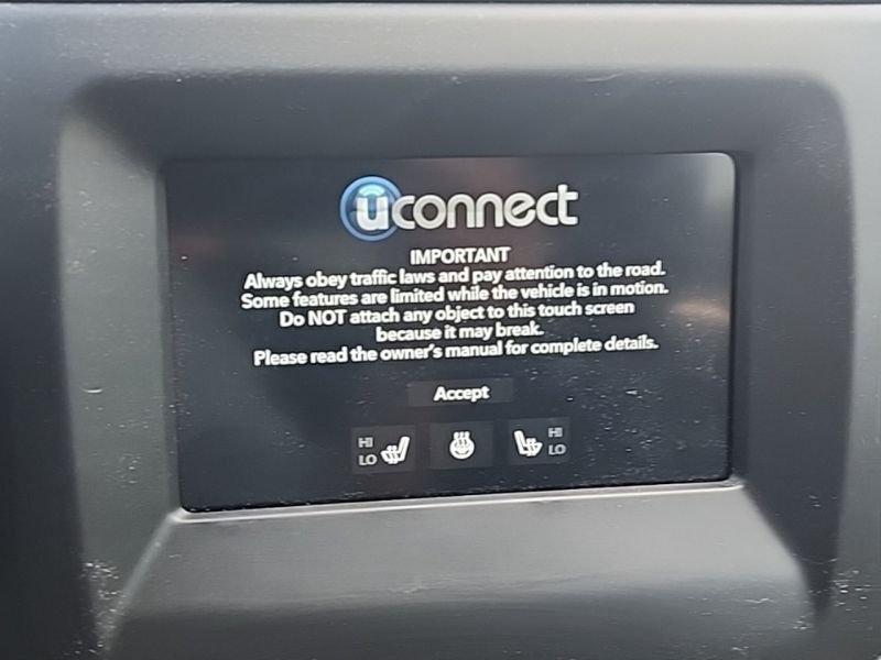 Used 2020 Black Jeep Latitude image 10