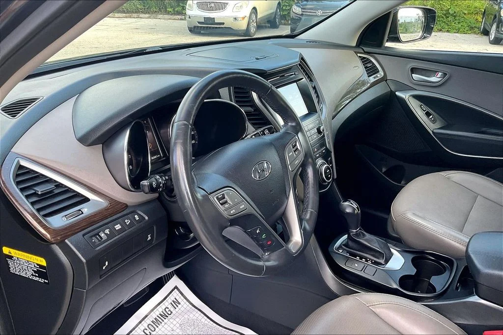 Used 2017 Black Hyundai 2.4 Base image 14