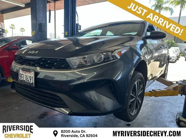 2023 Kia Forte LXS AT's photo