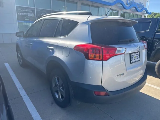 Used 2015 Silver Toyota XLE image 5
