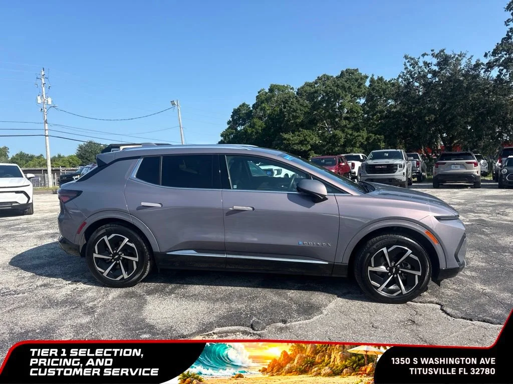 Used 2025 Galaxy Gray Metallic Chevrolet LT image 5