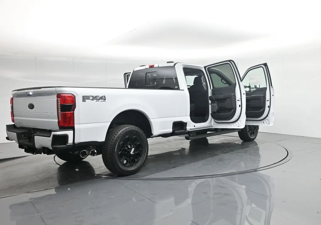 New 2026 Oxford White Ford Lariat image 32