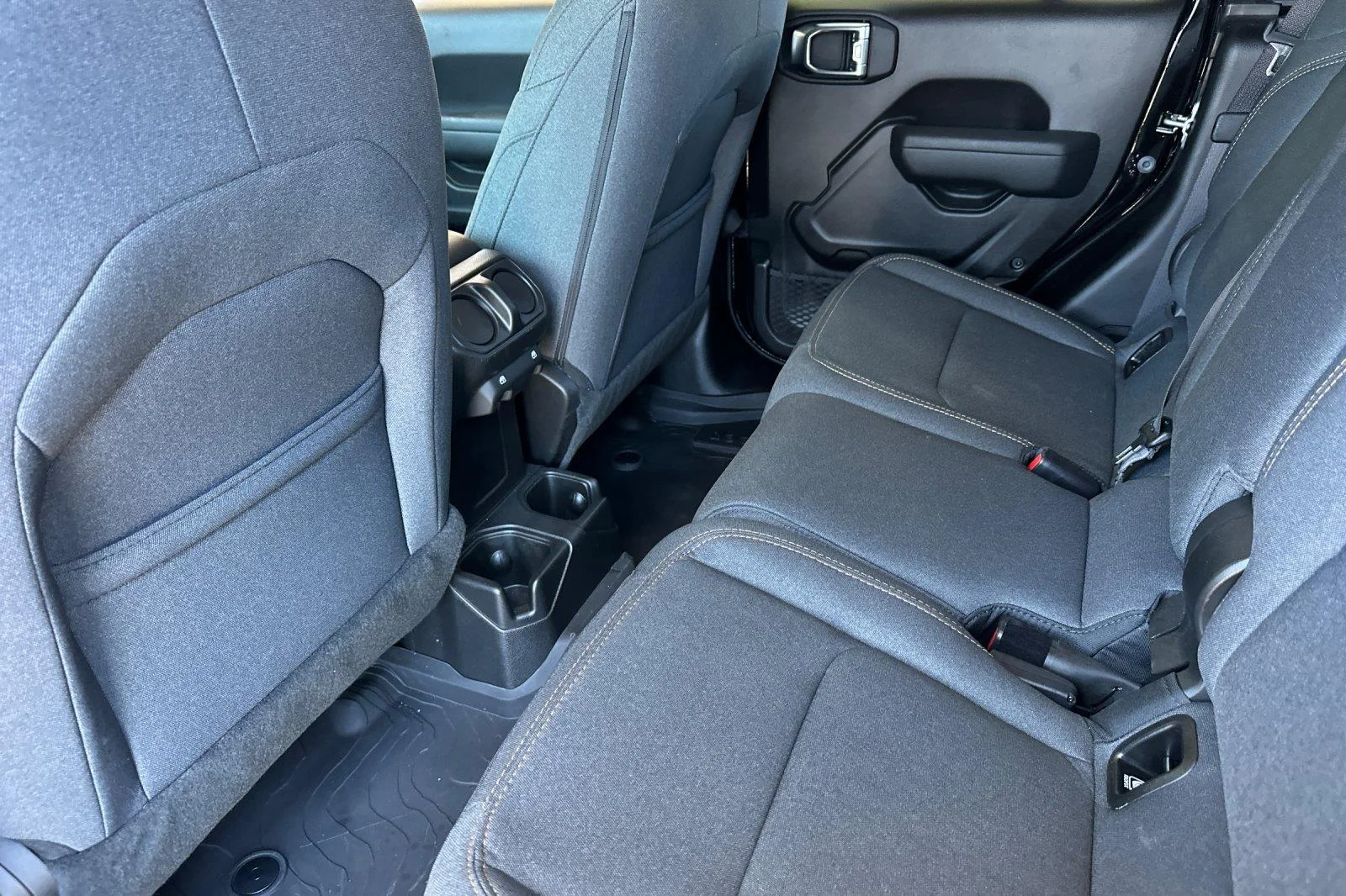 Used 2025 Black Clearcoat Jeep Sport S image 12