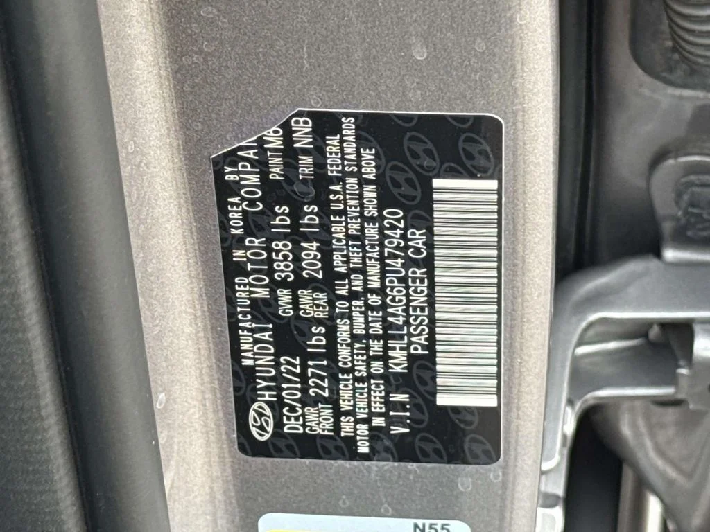 Used 2023  Hyundai SE image 32