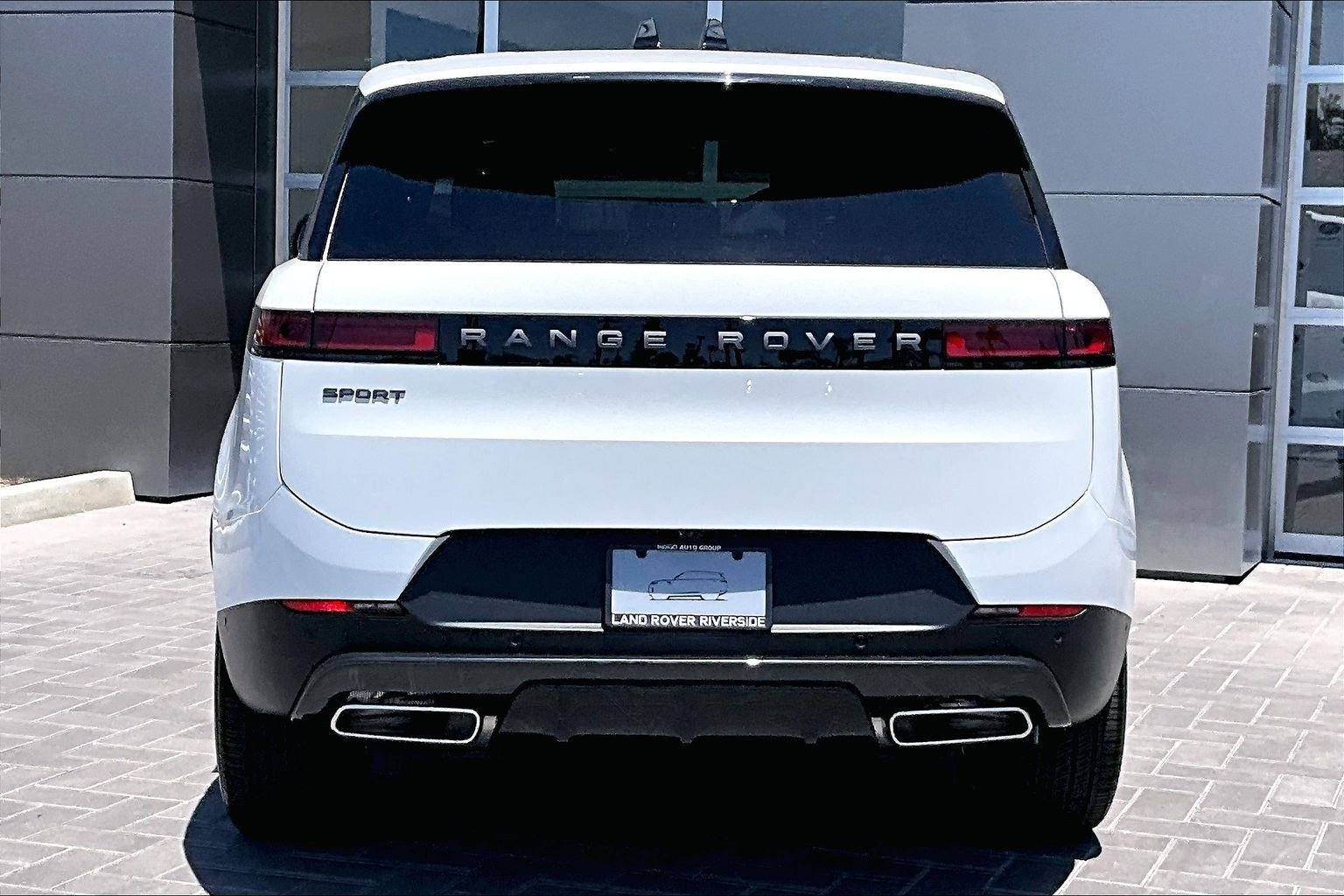 New 2026 Fuji White Land Rover SE image 4