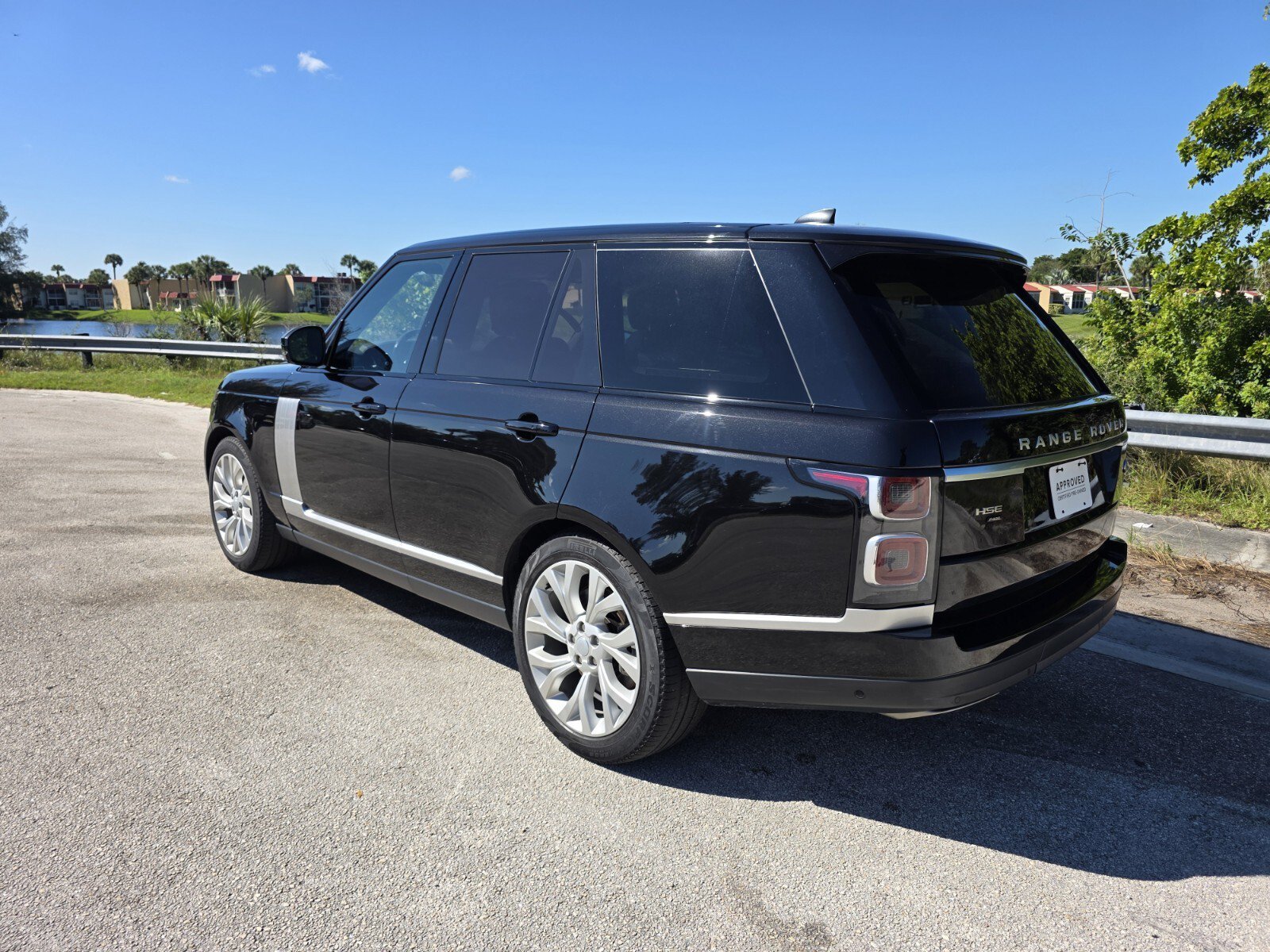 Used 2022 Santorini Black Metallic Land Rover P400 Westminster image 2