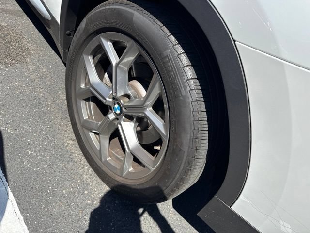 Used 2022 Mineral White Metallic BMW sDrive30i image 9