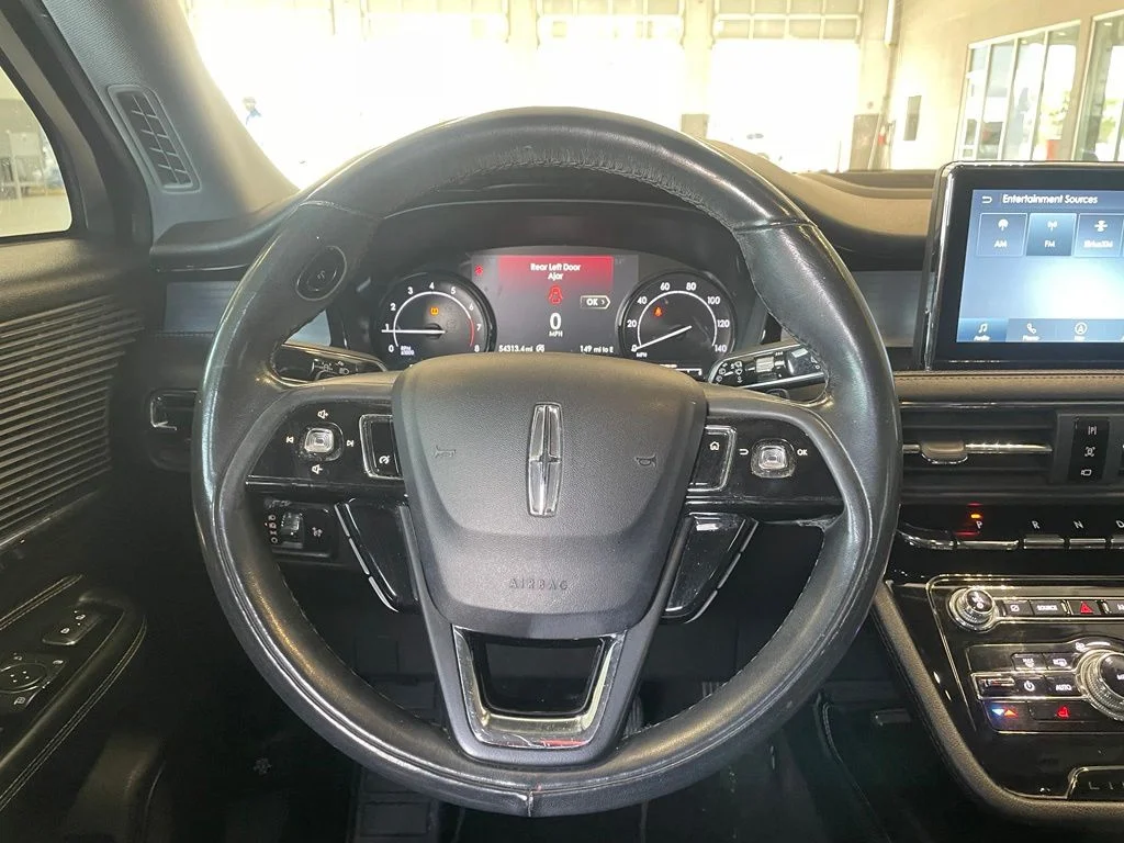 Used 2021 Red Lincoln Standard image 14