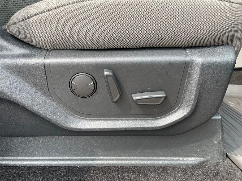 Used 2019 Ruby Red Metallic Ford XLT image 46