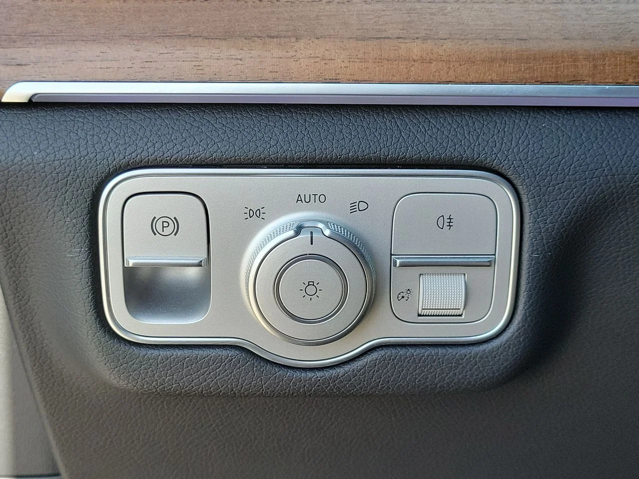 Certified Used 2026 Gray Mercedes-Benz GLE 350 image 24