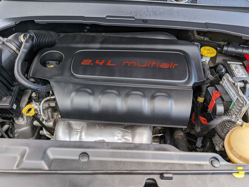 Certified Used 2022 Gray Jeep Latitude image 26