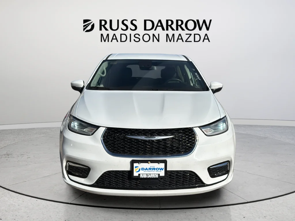 Used 2023 White Chrysler Touring L image 8