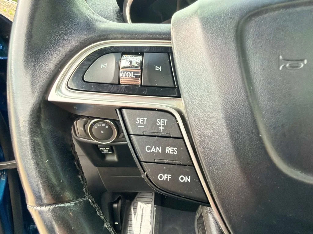 Used 2020 Blue Lincoln Reserve image 30