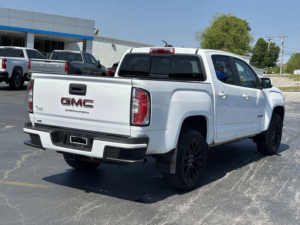 Used 2022 Summit White GMC Elevation image 9