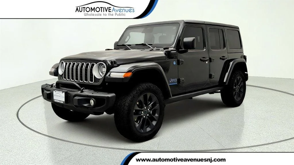 Used 2025 Black Clearcoat Jeep Backcountry 4x4 w/ Technology Group & Trailer Tow Group image 1