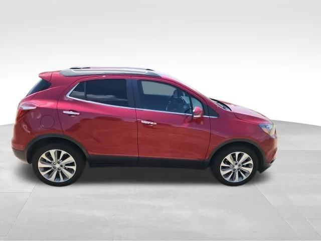 Used 2019 Red Buick Preferred image 2