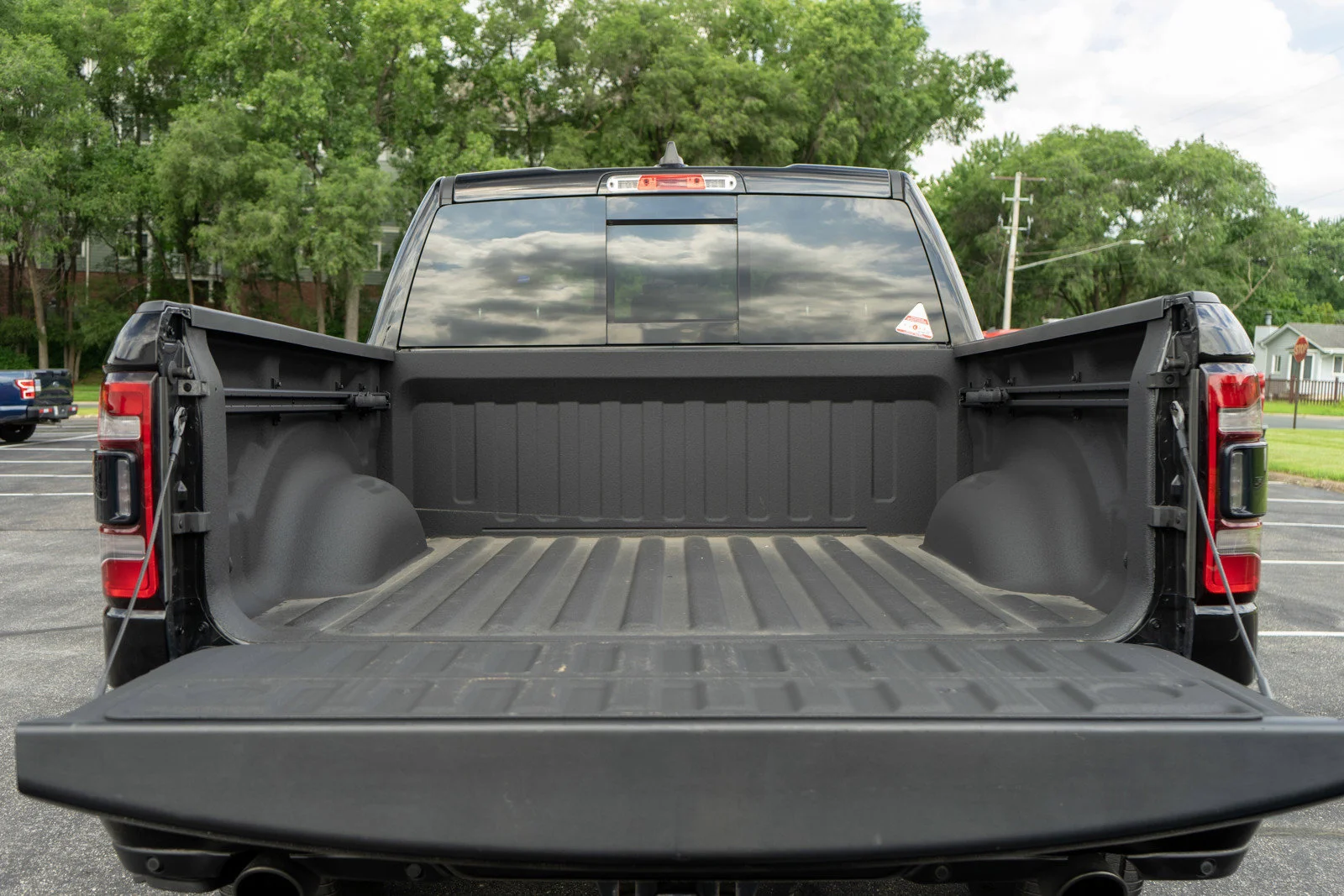 Used 2023 Diamond Black Crystal Pearlcoat Ram Laramie image 9