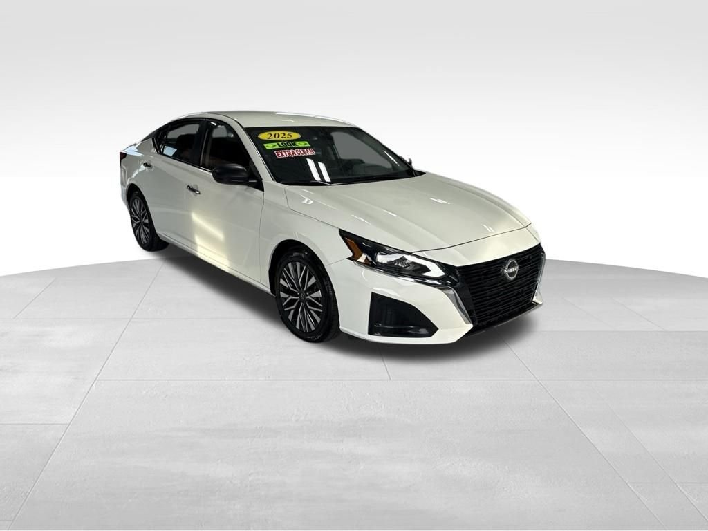 Used 2025 White Nissan 2.5 SV image 8