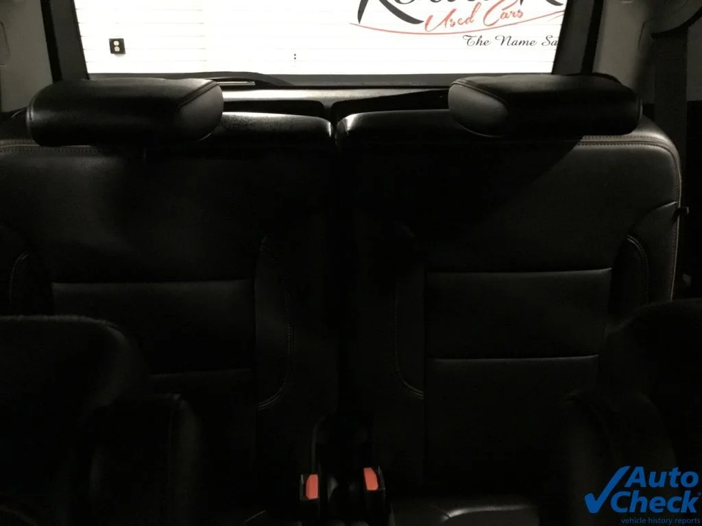 Used 2022 White GMC AT4 image 32