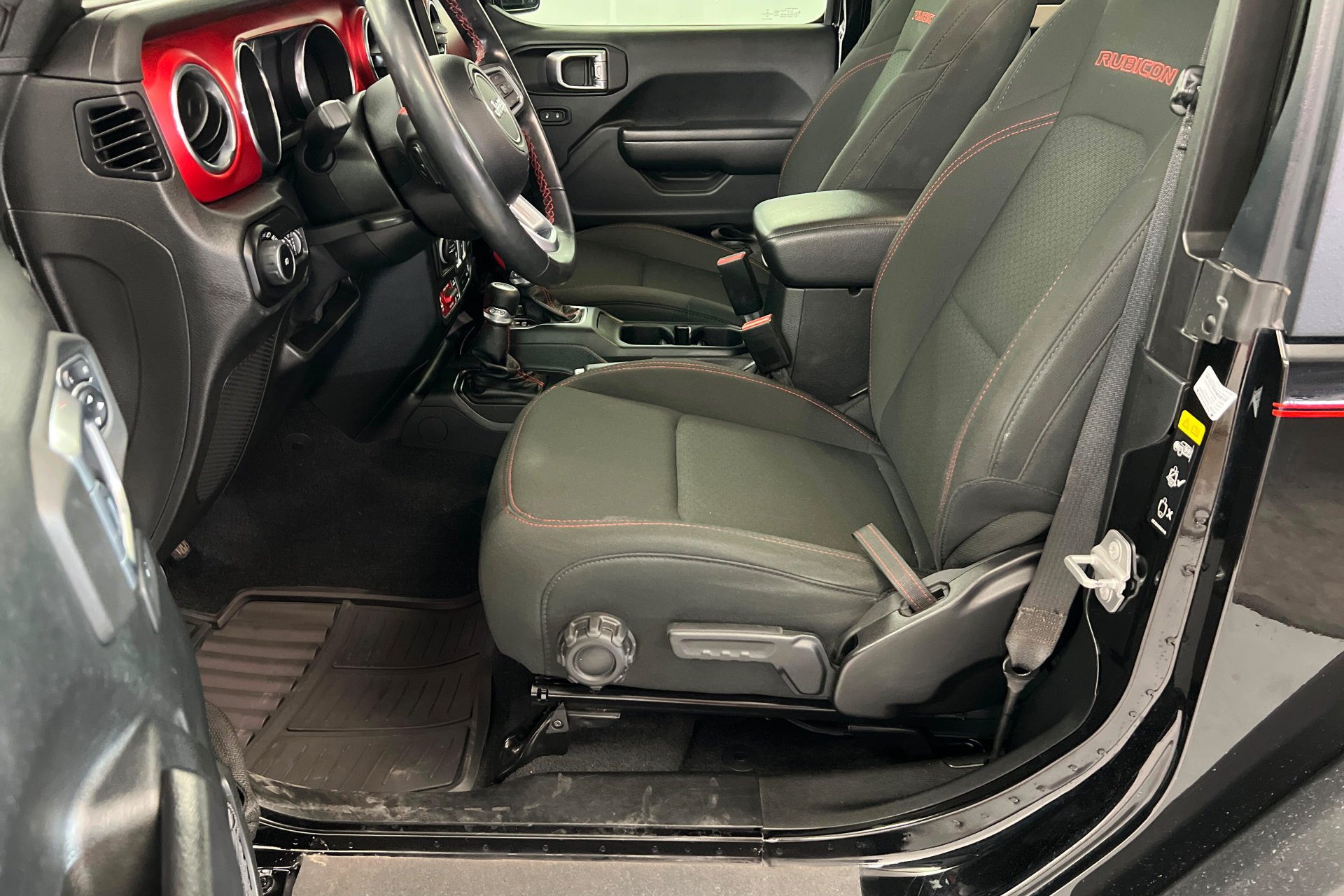 2021 Jeep Wrangler Rubicon - Photo 18
