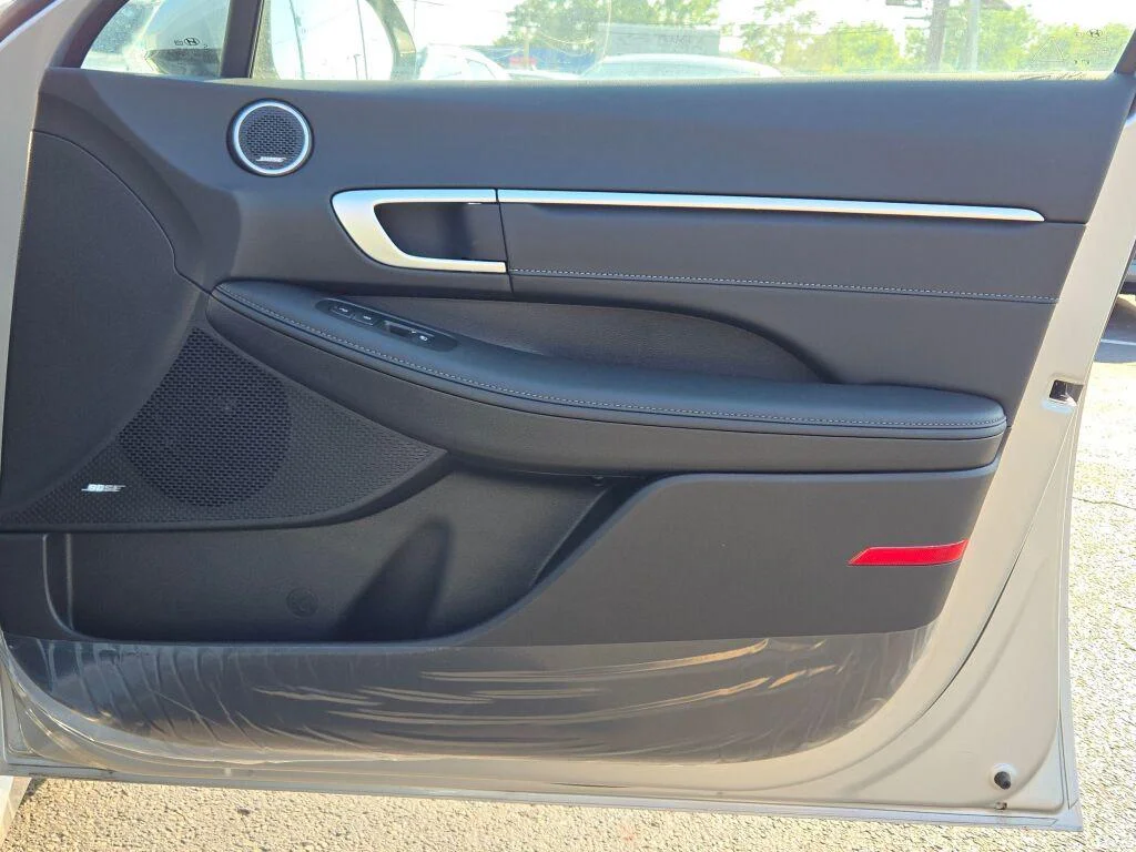 2025 Hyundai Sonata Hybrid Limited - Photo 9