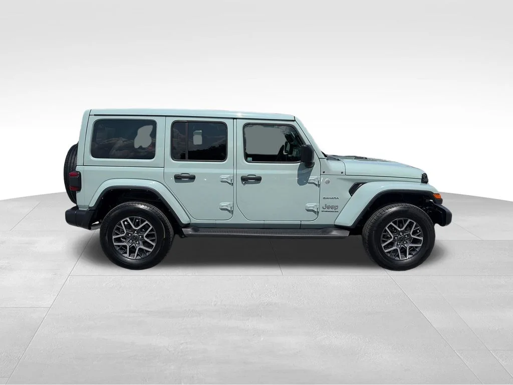 Used 2024 Gray Jeep Sahara image 7