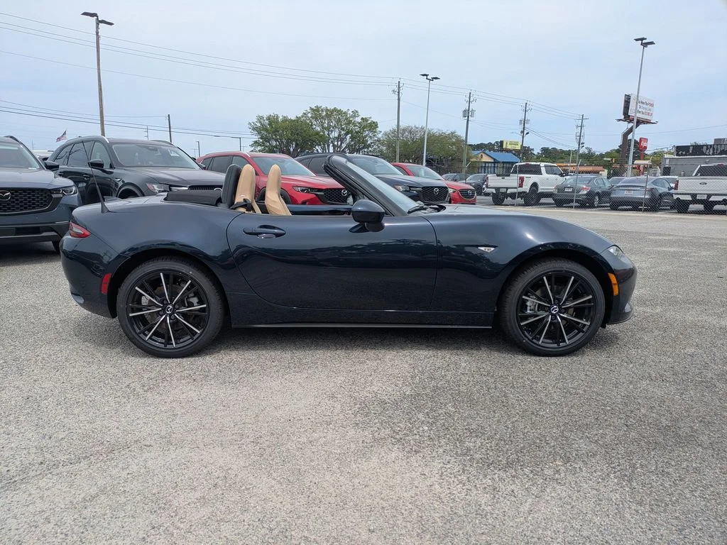 New 2026 Mazda Mazda MX-5 Miata Grand Touring CONVERTIBLE in