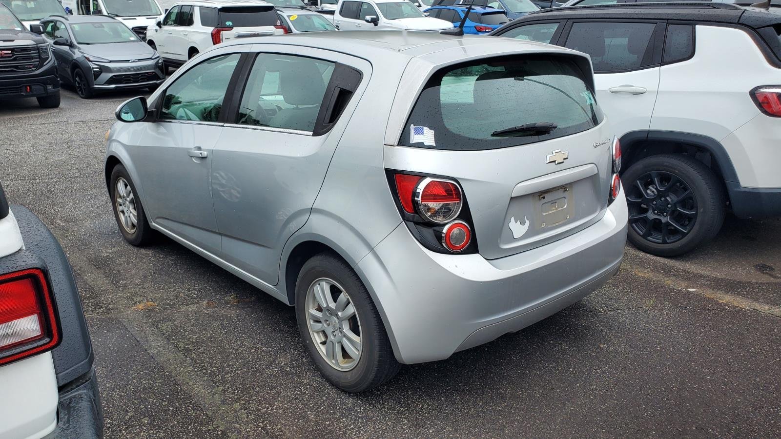 Used 2014 SILVER ICE METALLIC Chevrolet LT image 8