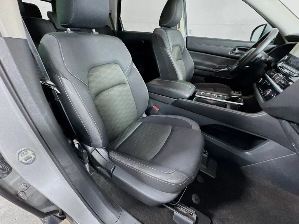 Used 2024 Silver Nissan SV image 35