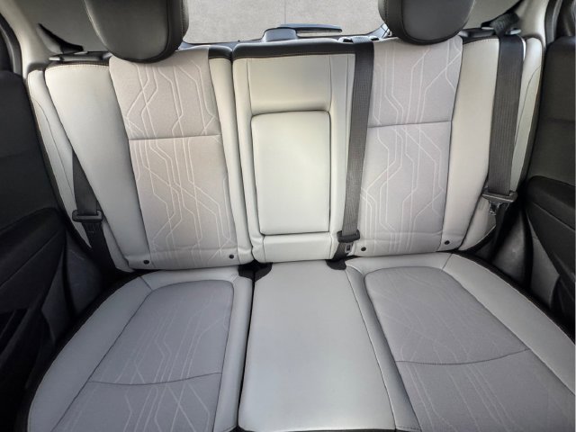 Used 2020 SUMMIT WHITE Chevrolet LT image 22