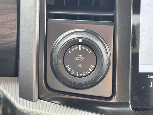 New 2026 Oxford White Ford Lariat® image 28