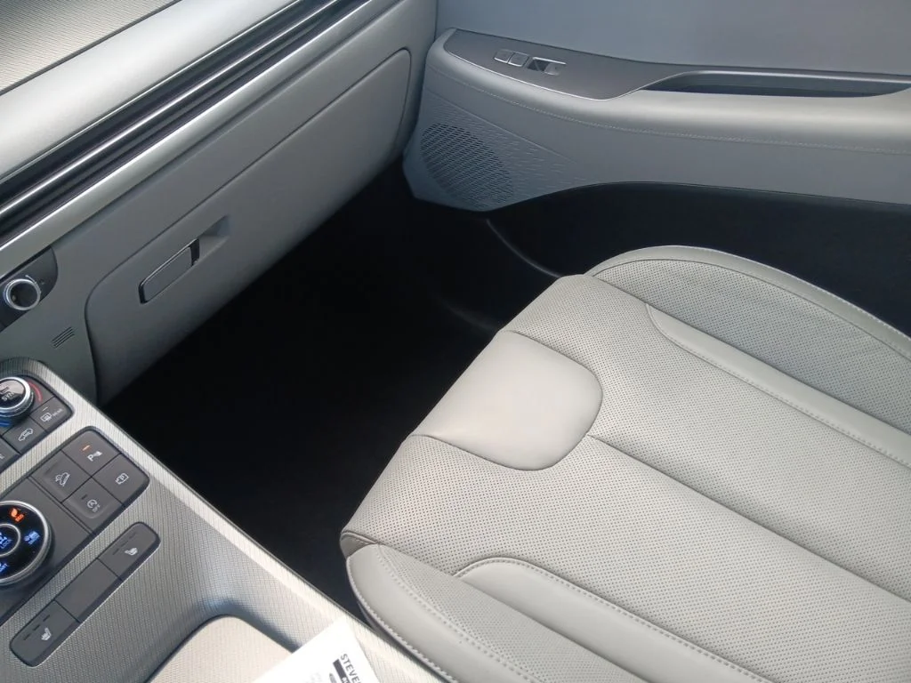 Used 2025 Typhoon Silver Hyundai SEL image 22