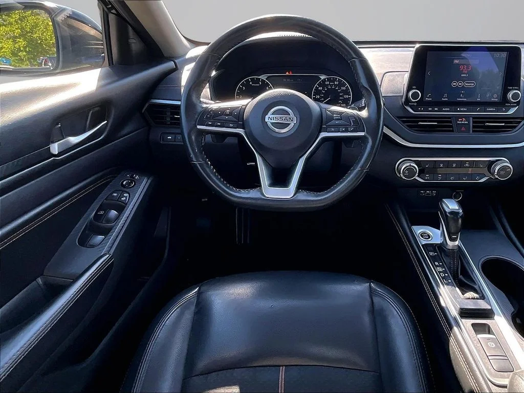 Used 2022 Black Nissan 2.5 SR image 6