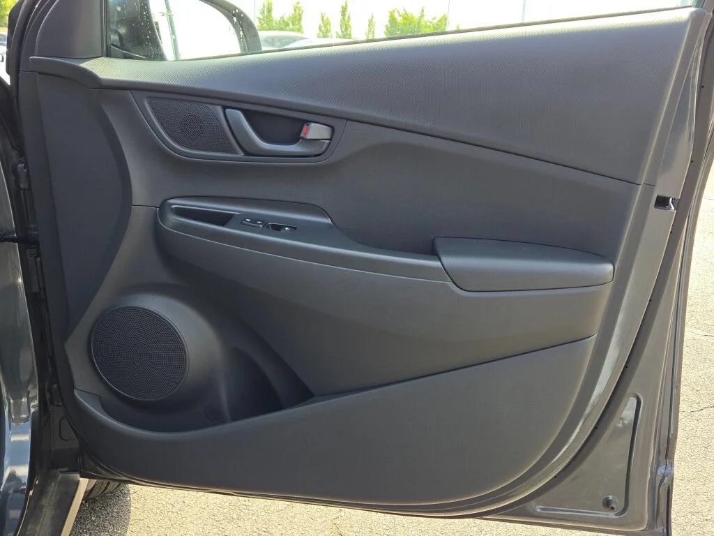 Used 2022 Gray Hyundai SEL image 6