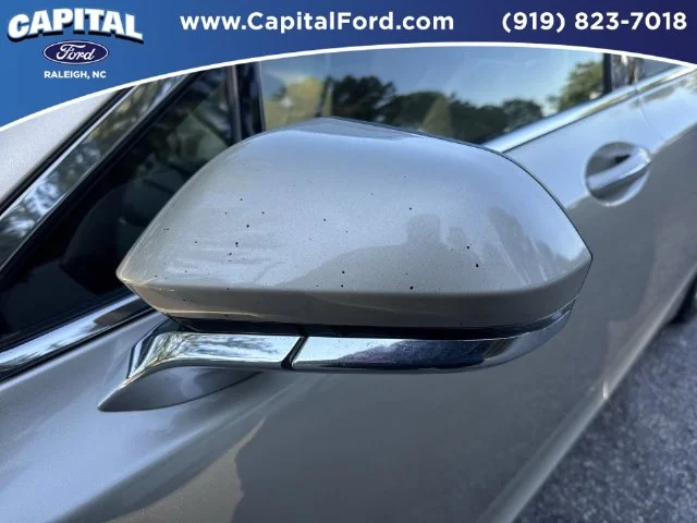 Used 2017 Gold Lincoln Premiere image 12