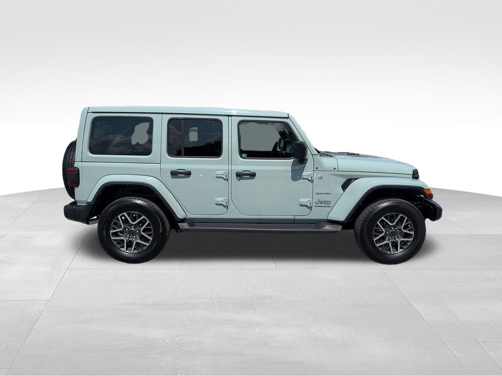 Used 2024 Earl Clearcoat Jeep Sahara image 7