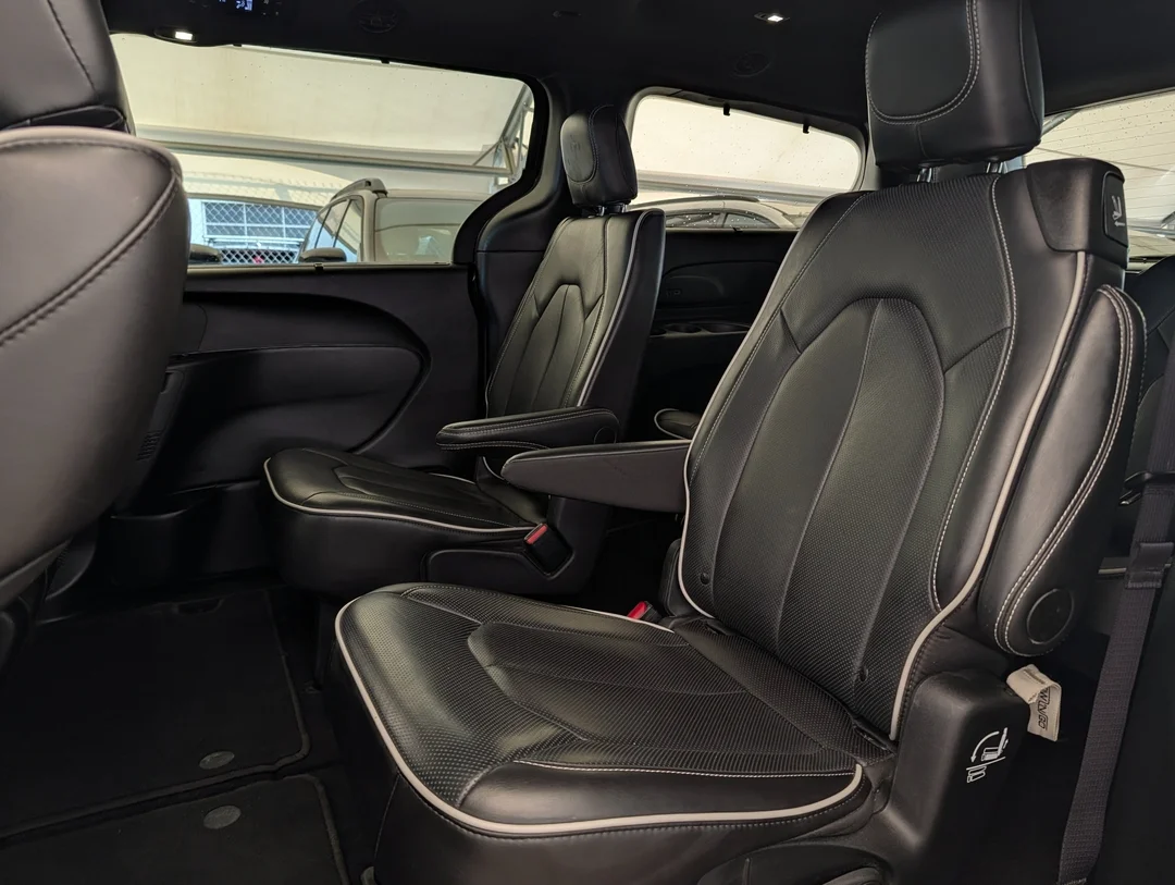 Certified Used 2025 Black Chrysler Limited - - FWD - Nappa Leather - Blind Spot - Full Sunroof - Remote Start & More! image 28